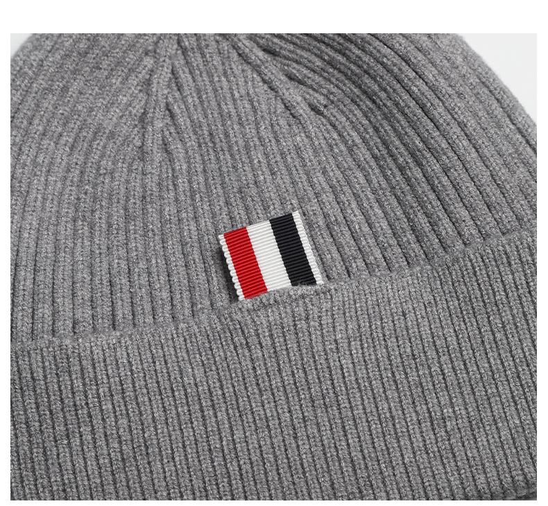 Puppy knitted hat THOM TREND