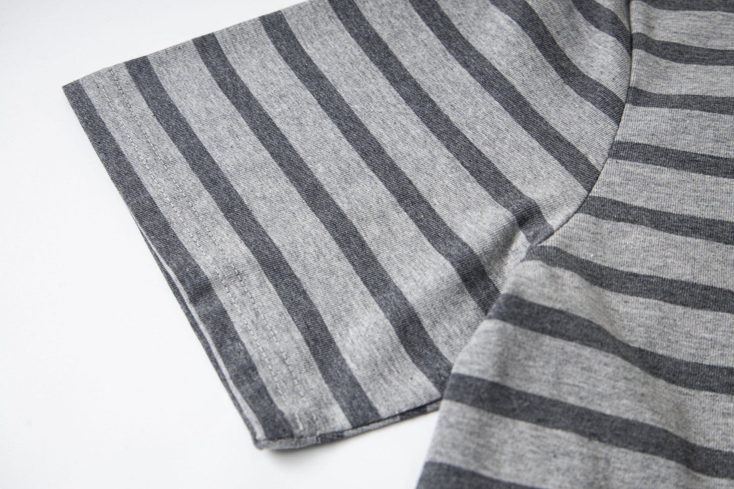 AMI PARIS Unisex Striped T-Shirt - Classic Cotton Tee