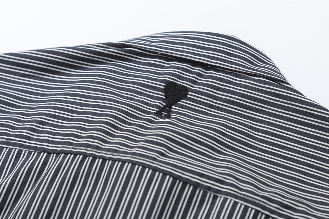 AMI PARIS Unisex Shirt - Classic Minimalist Design