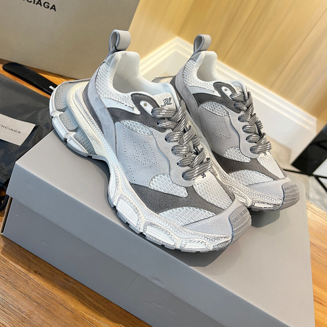 Balenciaga Distressed Vintage Sneaker – Limited Edition 2025