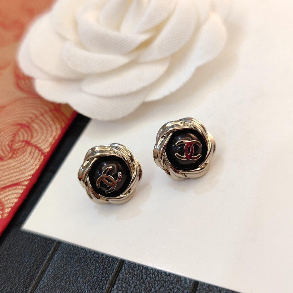 CHANEL Pearl Earrings
