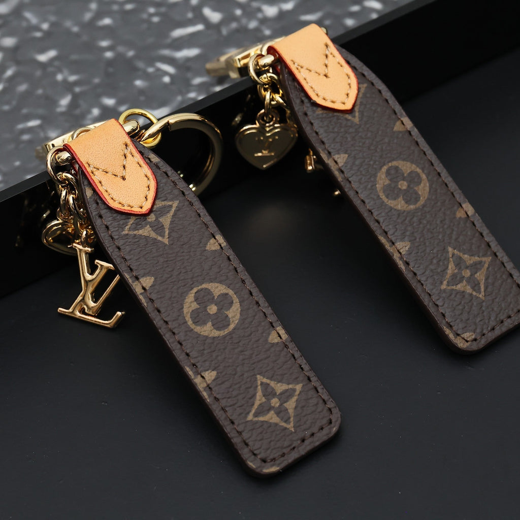 LOUIS VUITTON Keychain