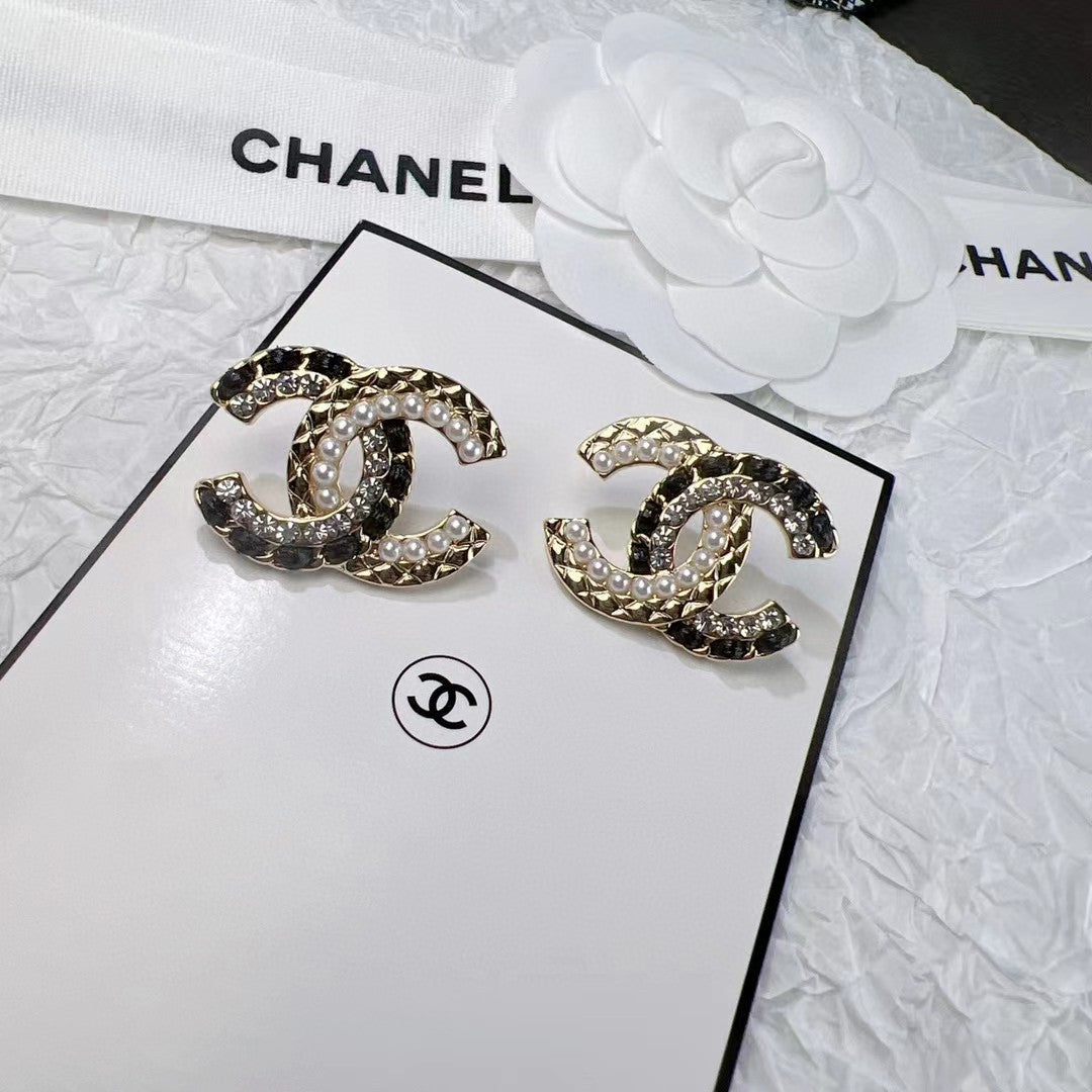 CHANEL Pearl Earrings