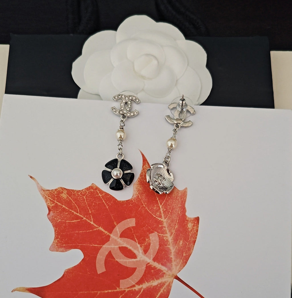 P60 Earrings