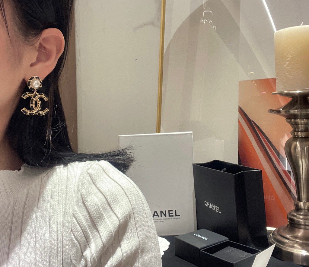 CHANEL Pearl Earrings