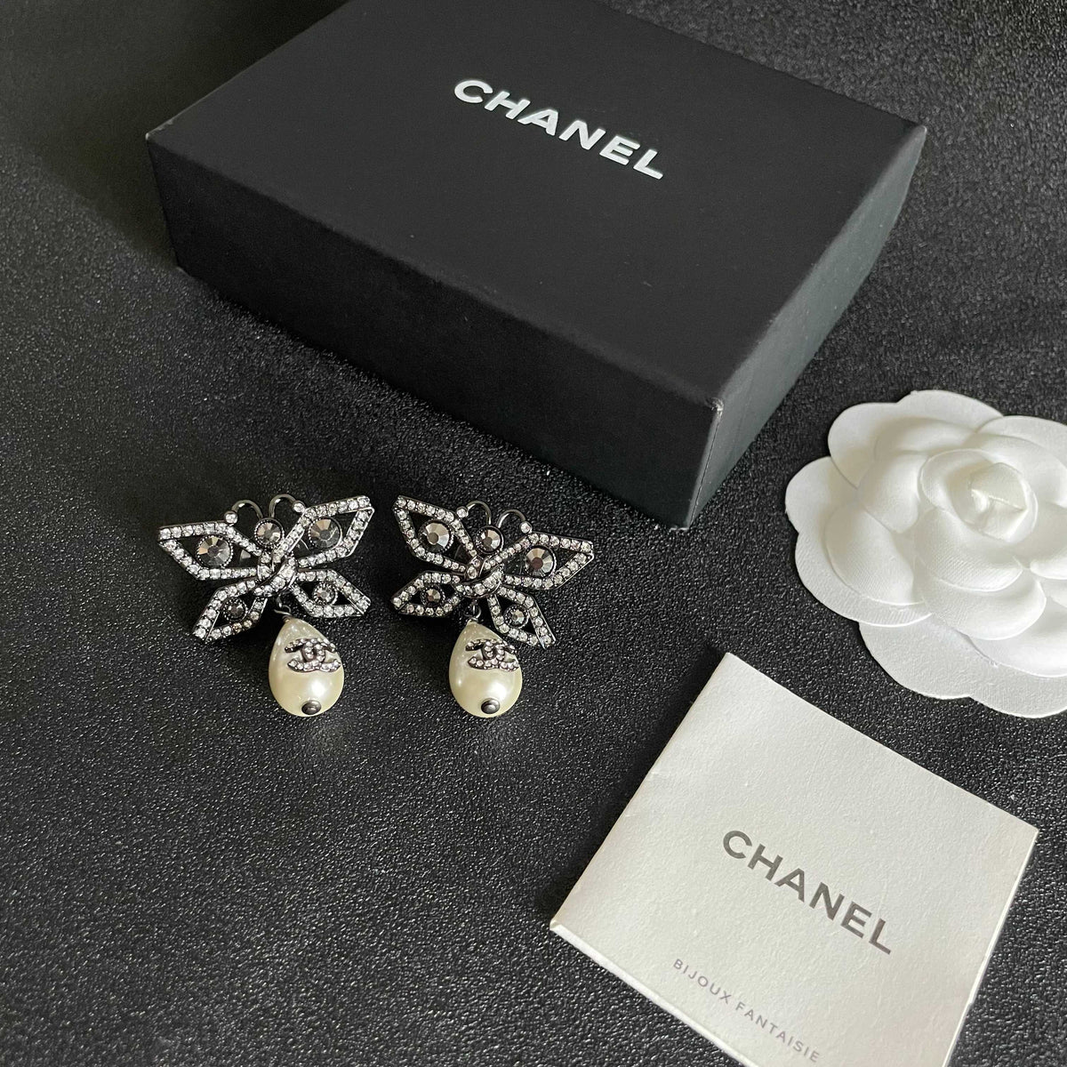 CHANEL P90 Pearl Double-C Bow Earrings
