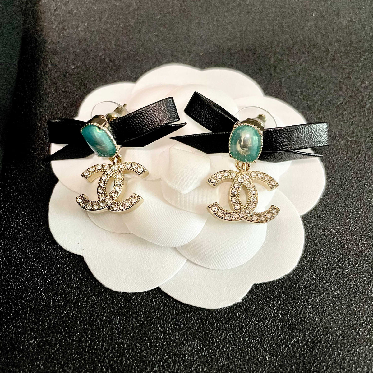 CHANEL P90 Double-C Bow Earrings