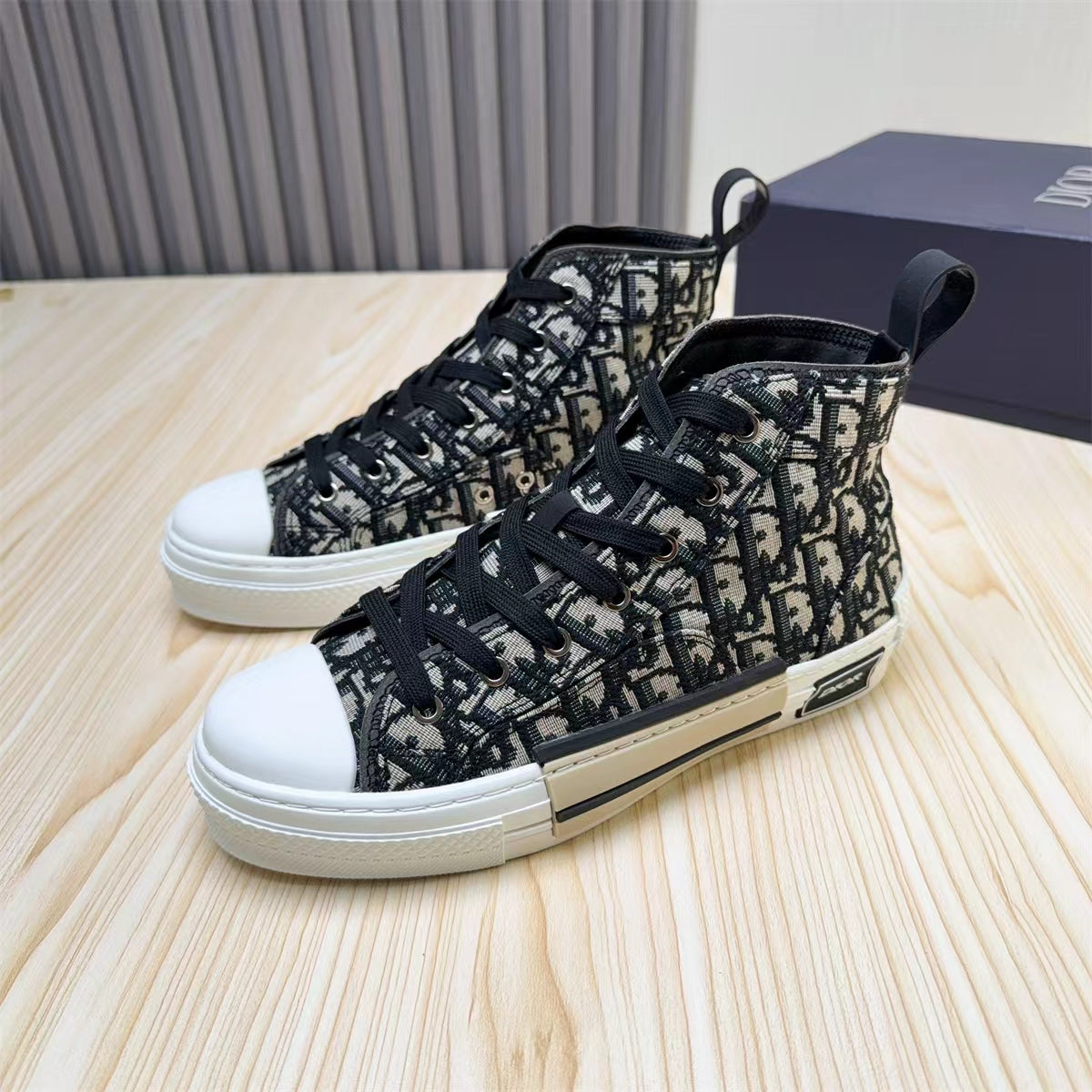 Dior DIOR Sneakers #426