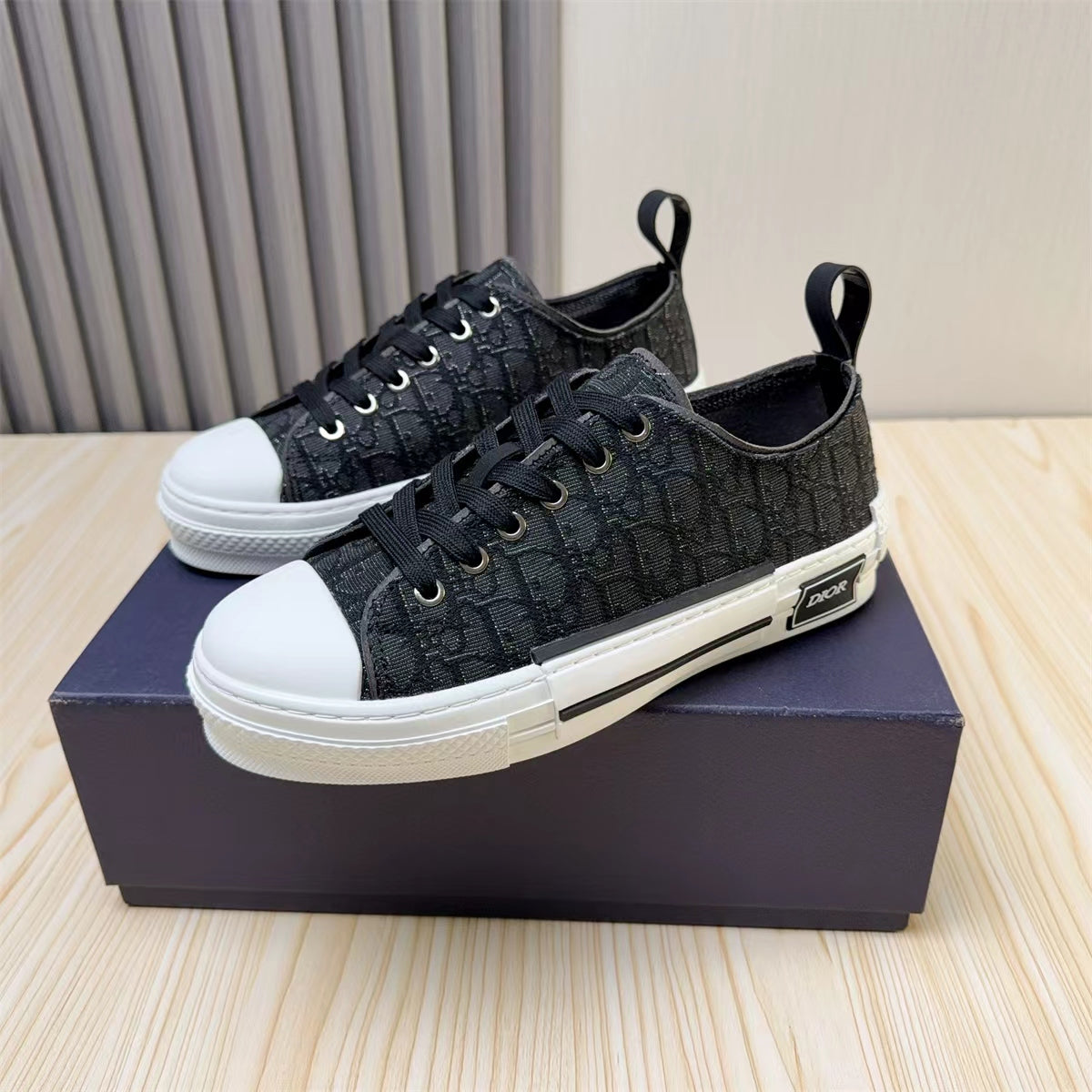 Dior DIOR Sneakers #425