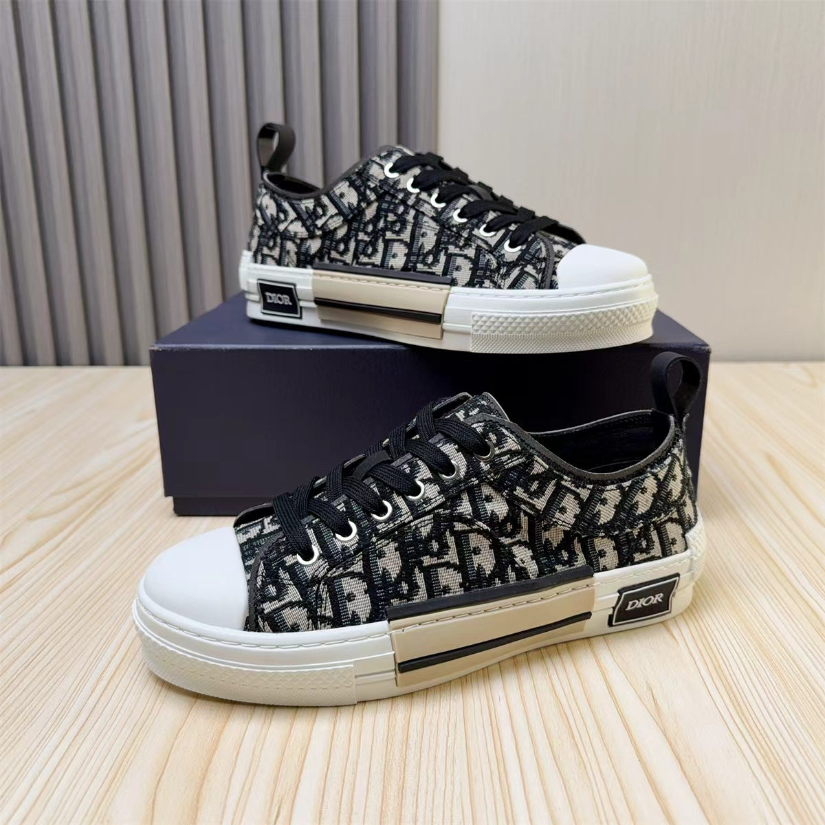 Dior DIOR Sneakers #425