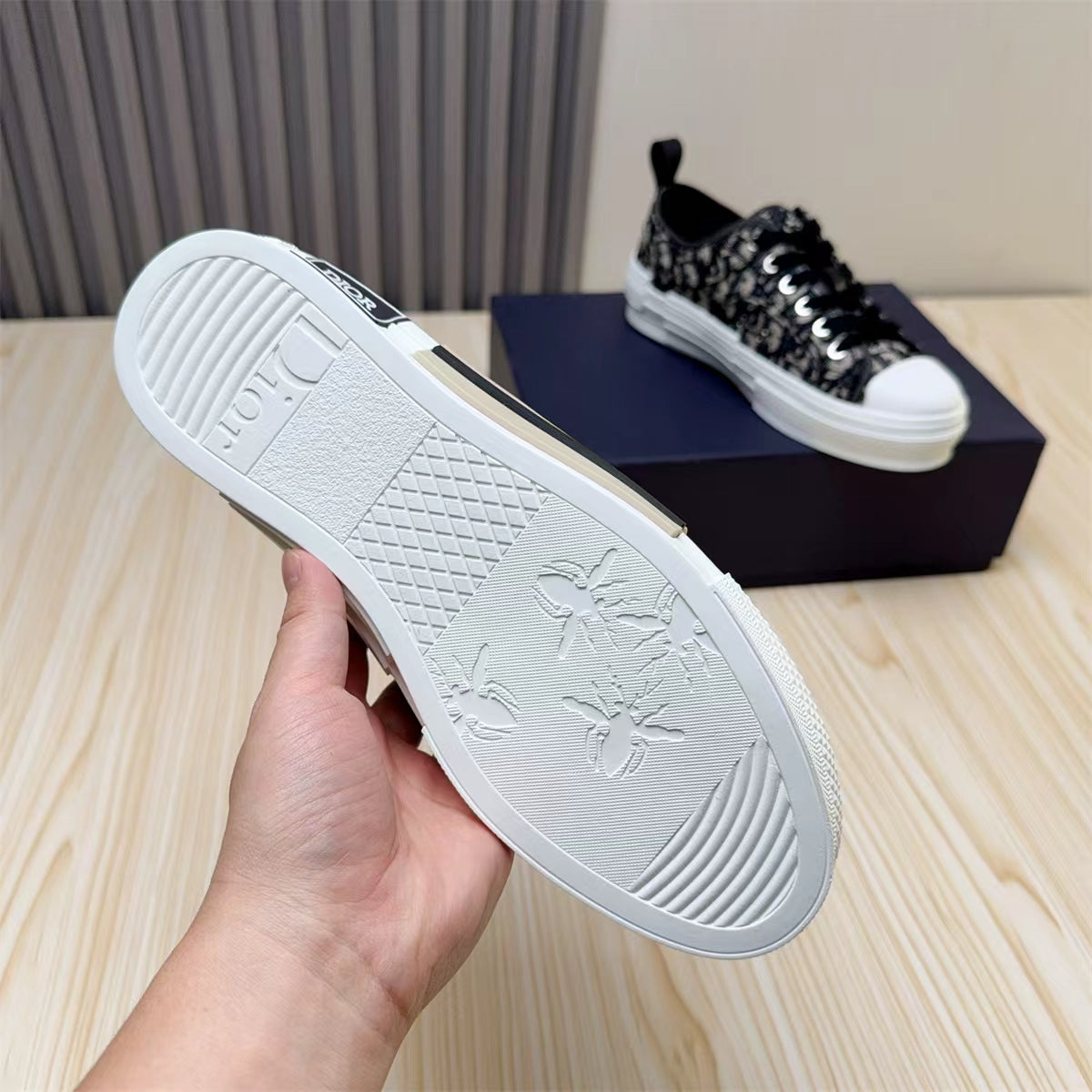 Dior DIOR Sneakers #425
