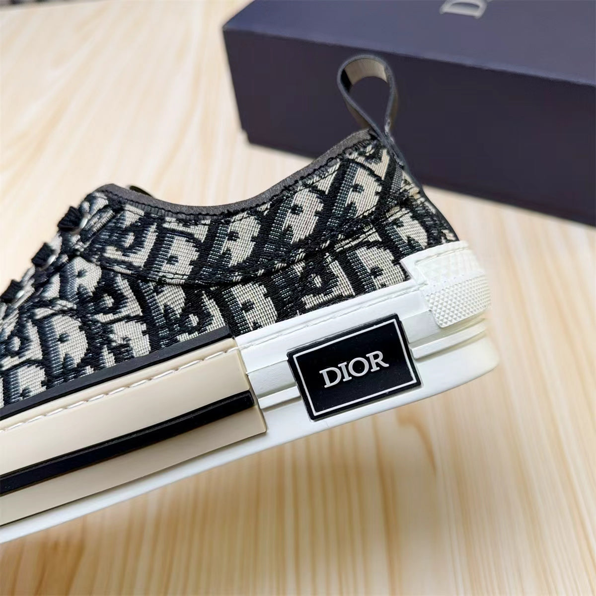 Dior DIOR Sneakers #425