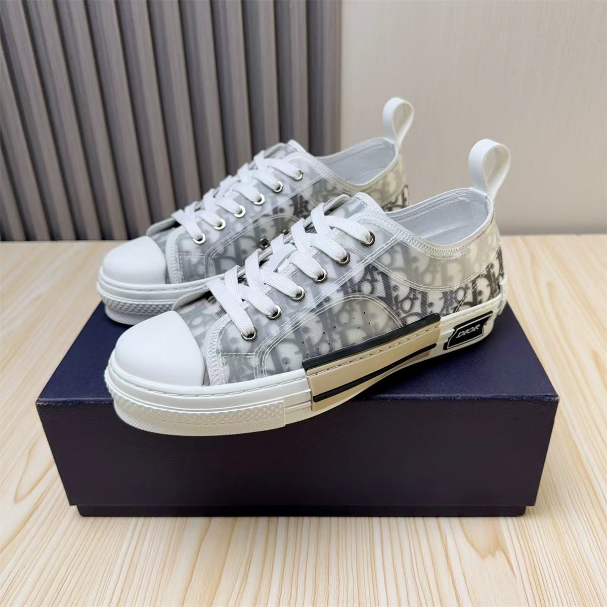 Dior DIOR Sneakers #425
