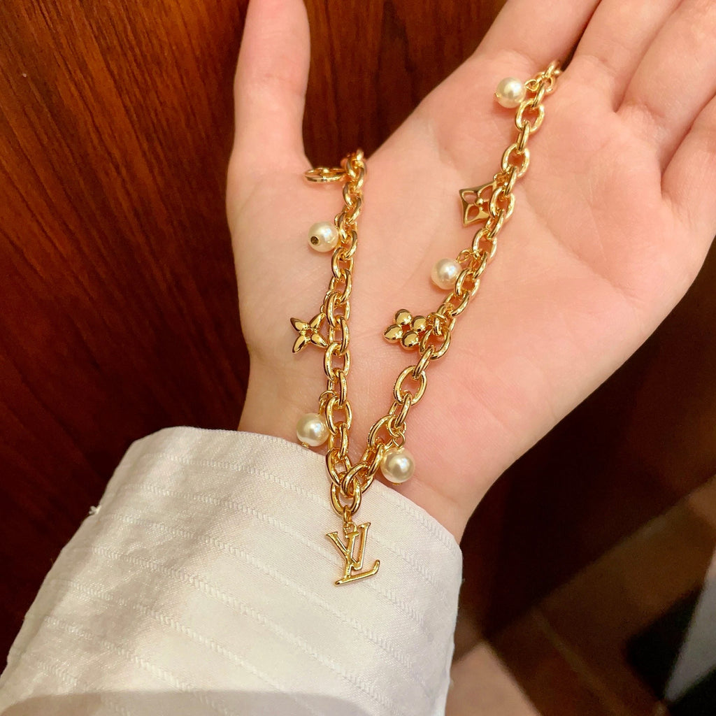 LOUIS VUITTON P100 Pendant Necklace