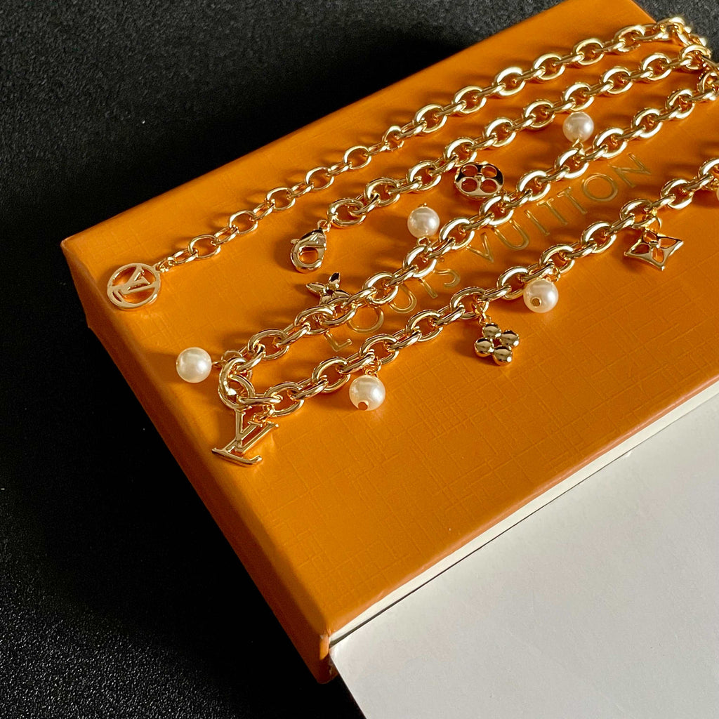 LOUIS VUITTON P100 Pendant Necklace