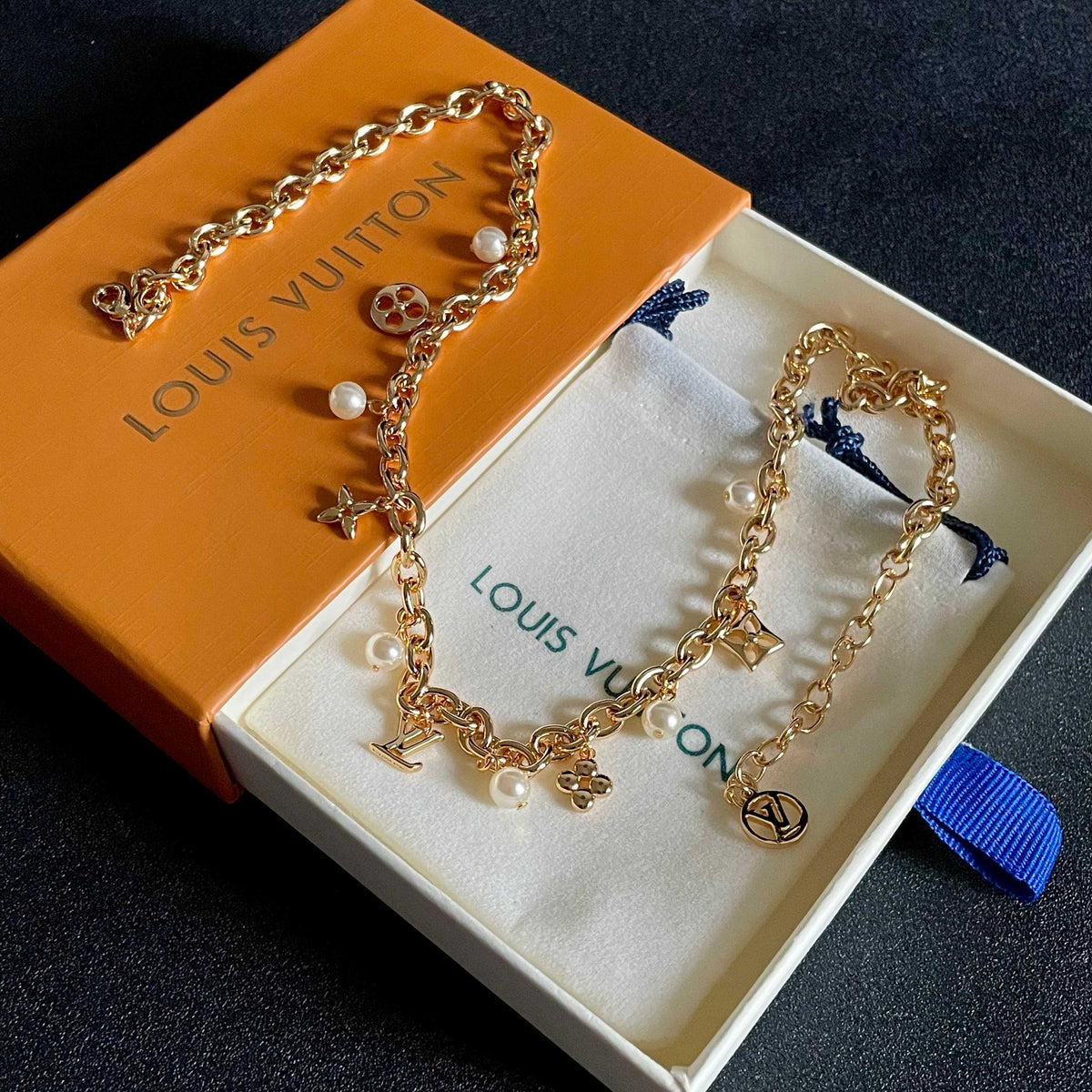 LOUIS VUITTON P100 Pendant Necklace