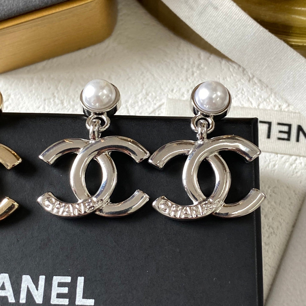 CHANEL Pearl Earrings