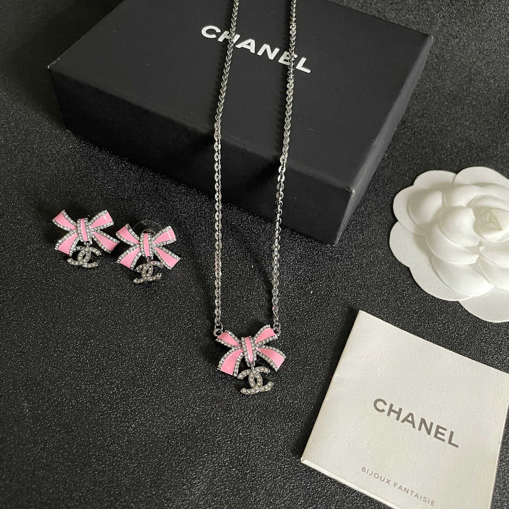 CHANEL P85 Double-C Bow Necklace