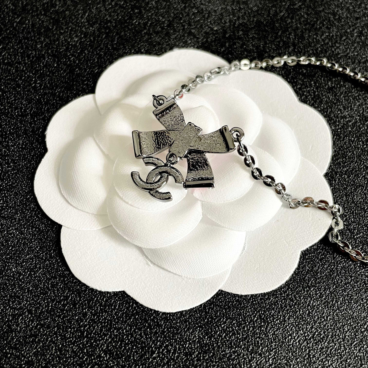 CHANEL P85 Double-C Bow Necklace