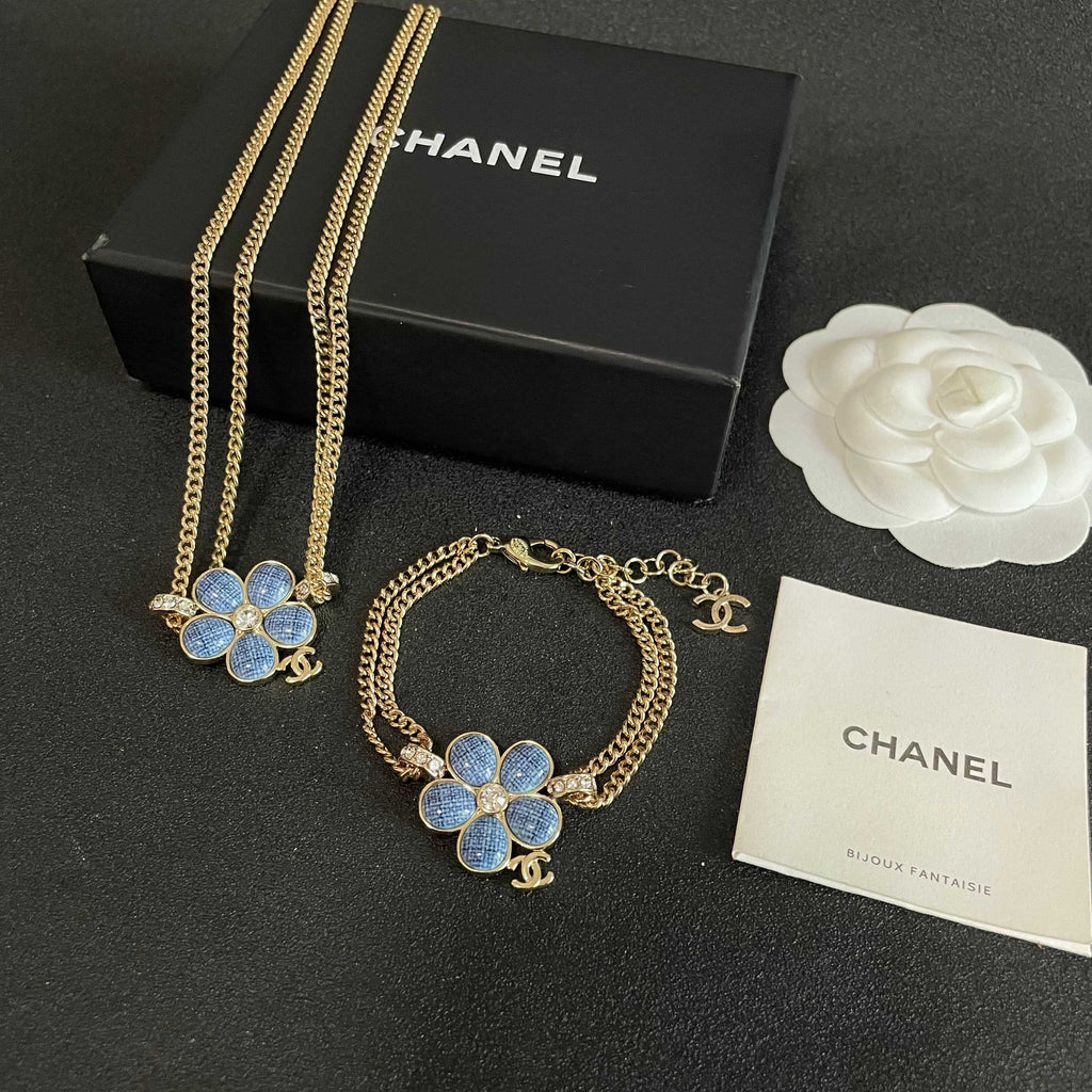 CHANEL P80 Vintage Necklace