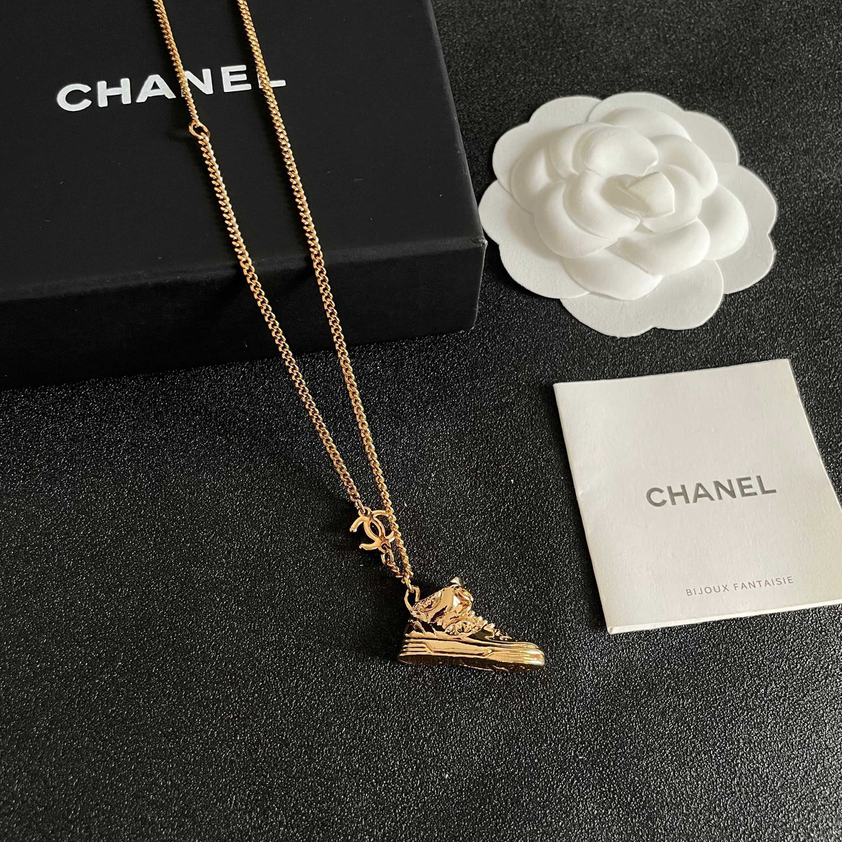 CHANEL P80 Vintage Necklace