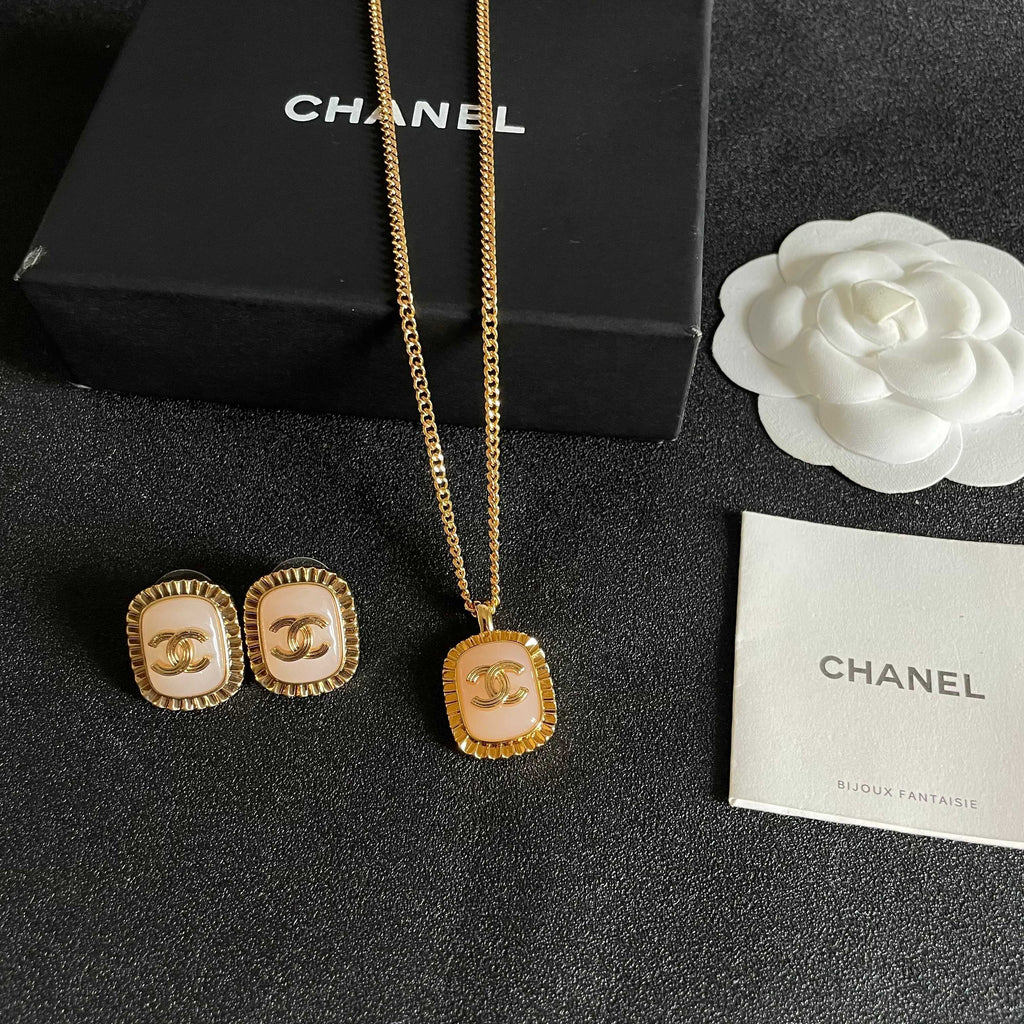 CHANEL Necklace
