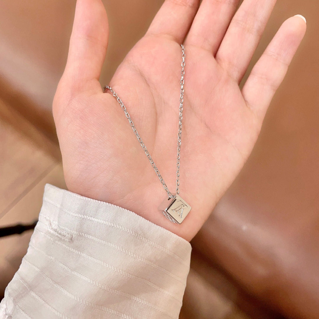 LOUIS VUITTON Necklace