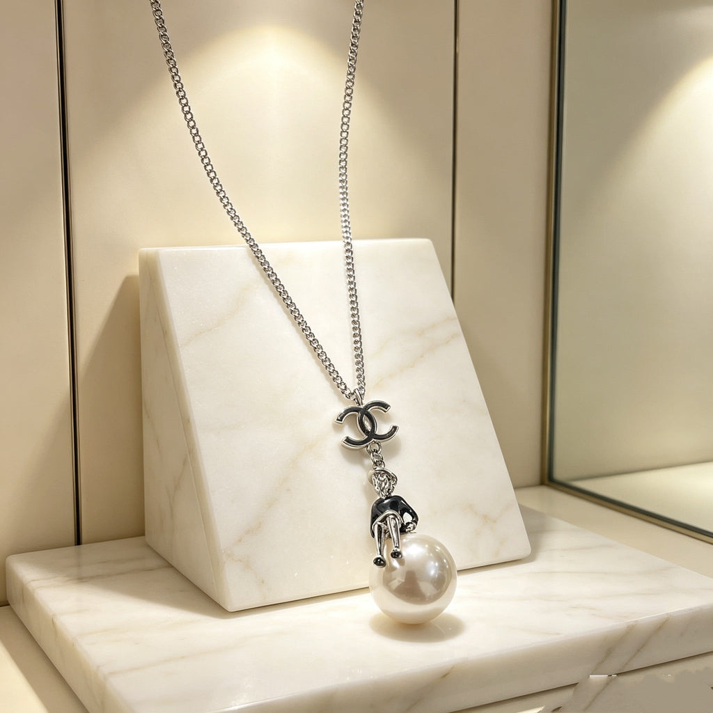 CHANEL Necklace