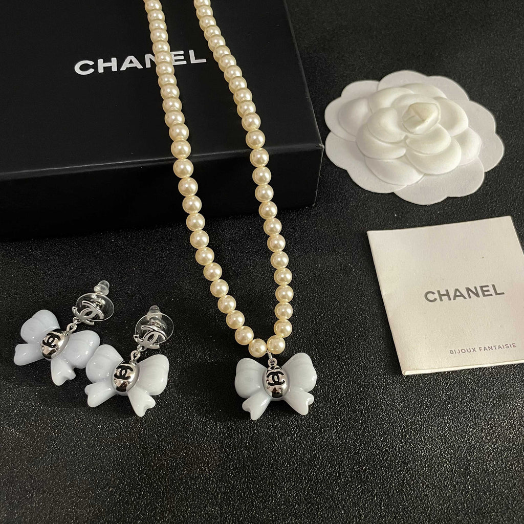 CHANEL Necklace