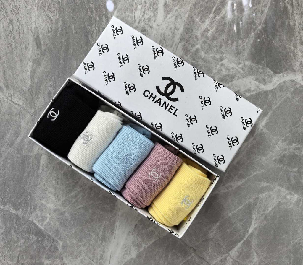 Chanel Cashmere Blend Crew Socks – 5-Pair Set #001