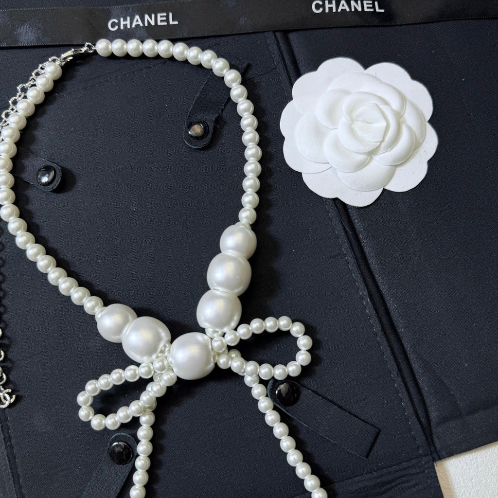 CHANEL Pearl Bow Necklace