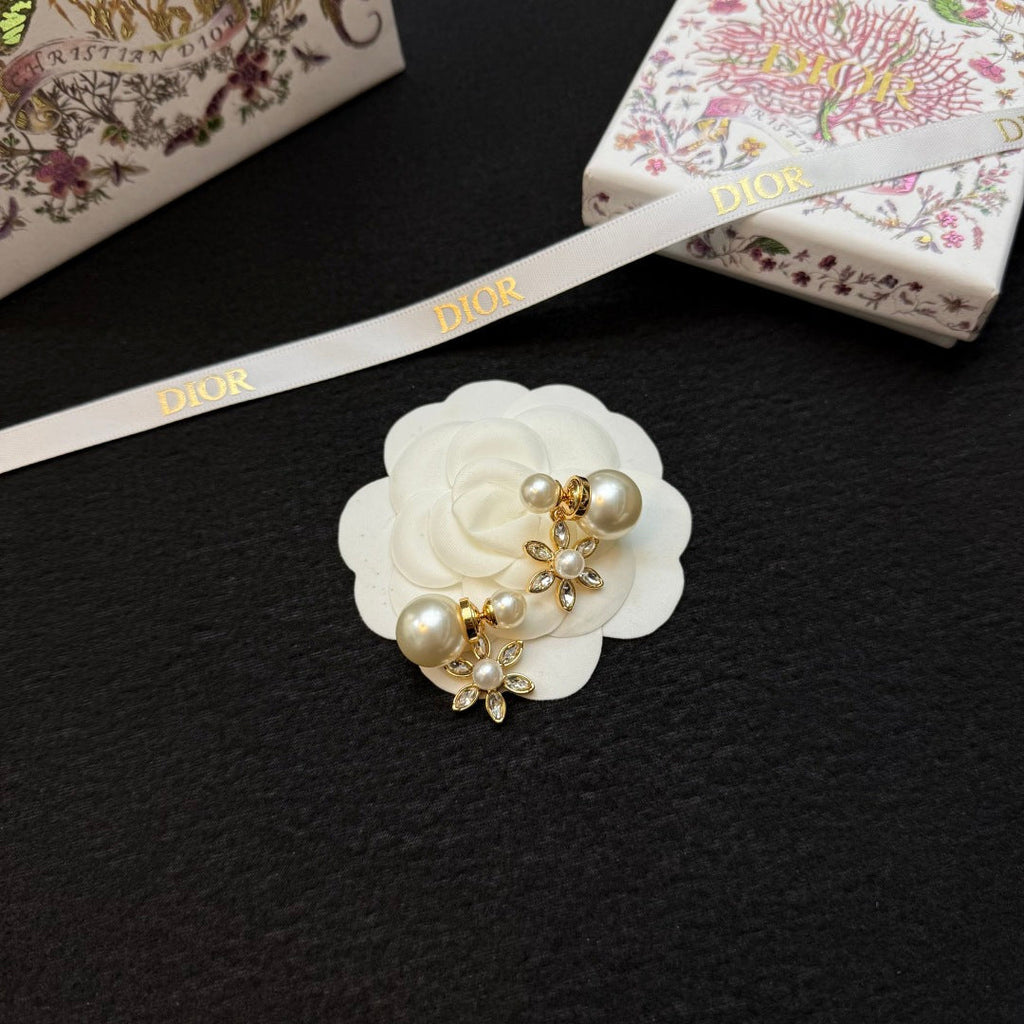 DIOR Pearl Earrings