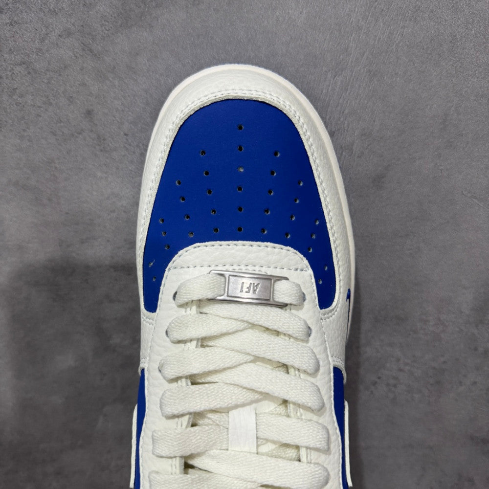 Balenciaga 本地 300 支持放店 定制版 Nike Air Force 1 '07 Low 巴黎世家联名--- 白蓝双色 经典 AF1 鞋型，融入 B Sneaker #01 - Color 02 - Image 5