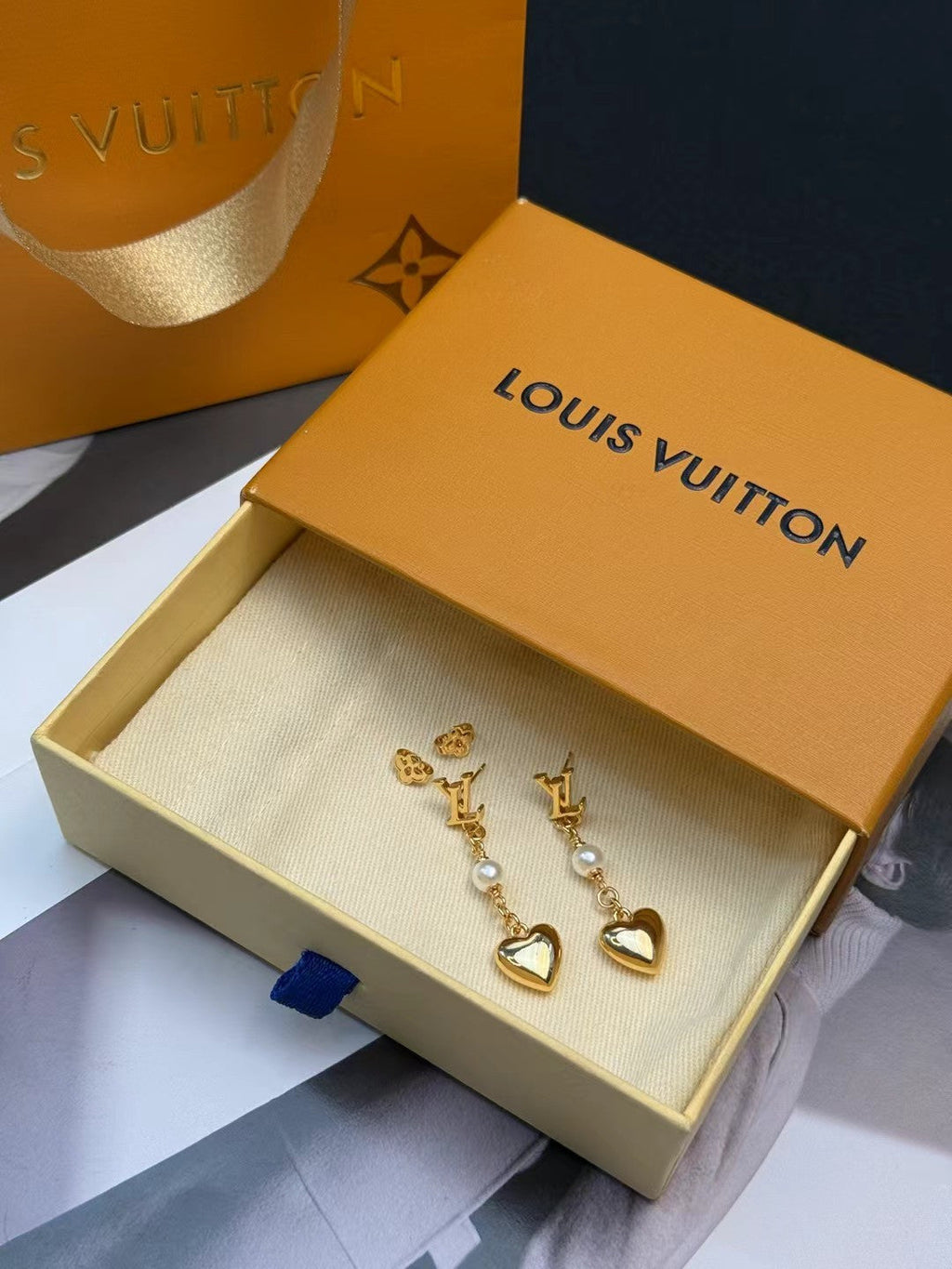 LOUIS VUITTON Earrings