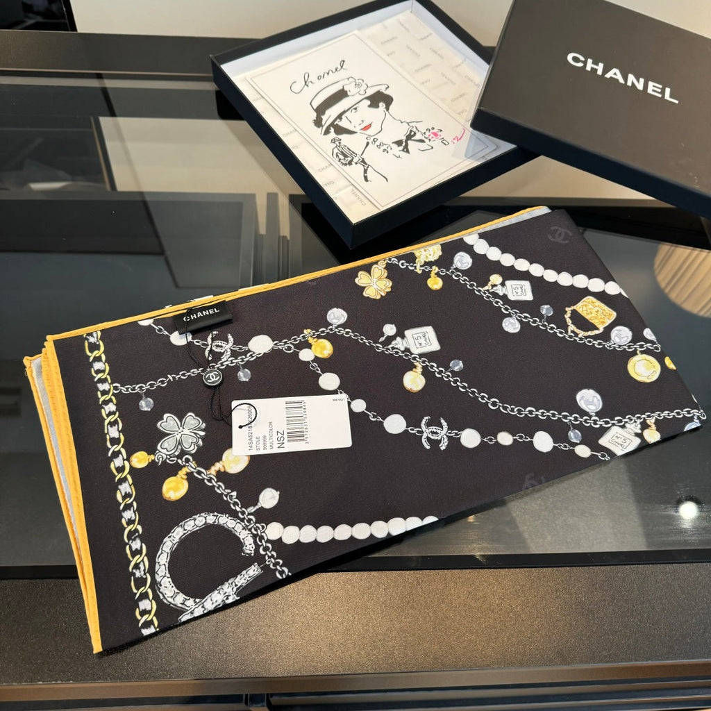 CHANEL Necklace
