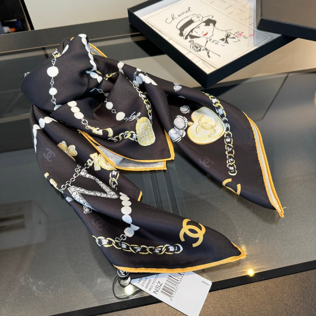 CHANEL Necklace