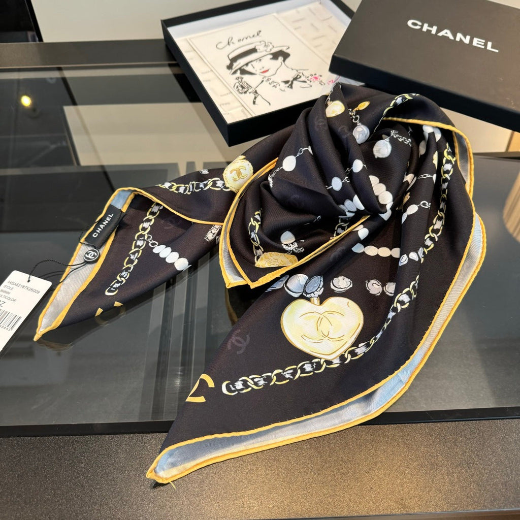 CHANEL Necklace