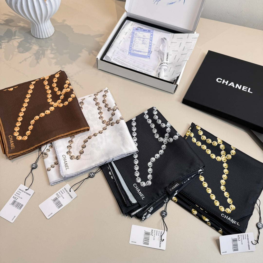 CHANEL Pearl Necklace
