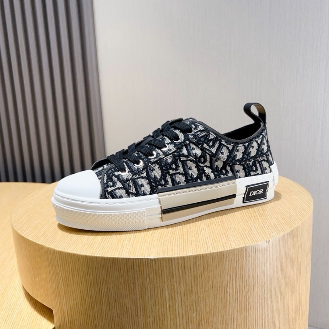 Dior DIOR Sneakers #425