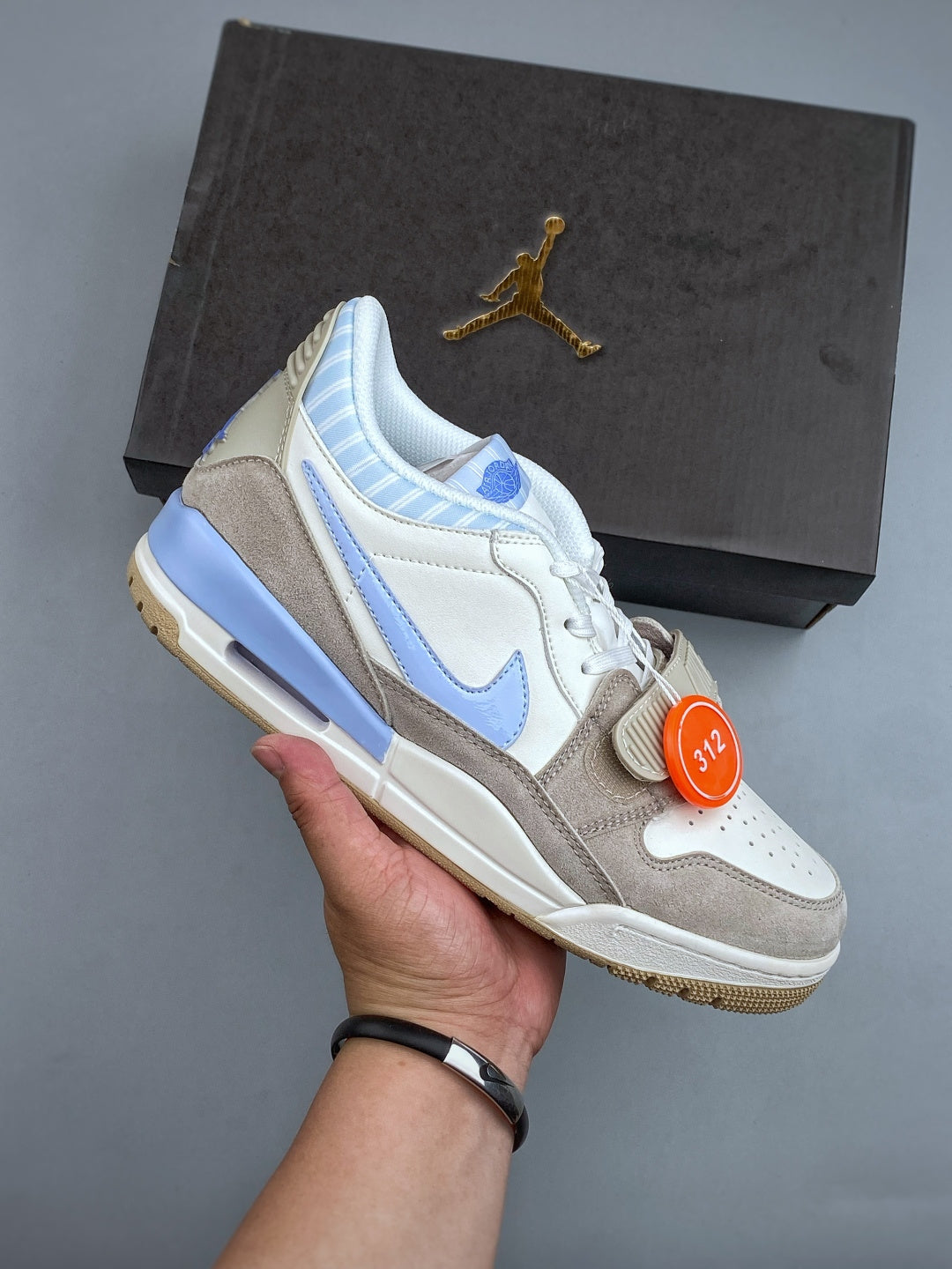 Nike Air Jordan Legacy 312 Low - Image 1