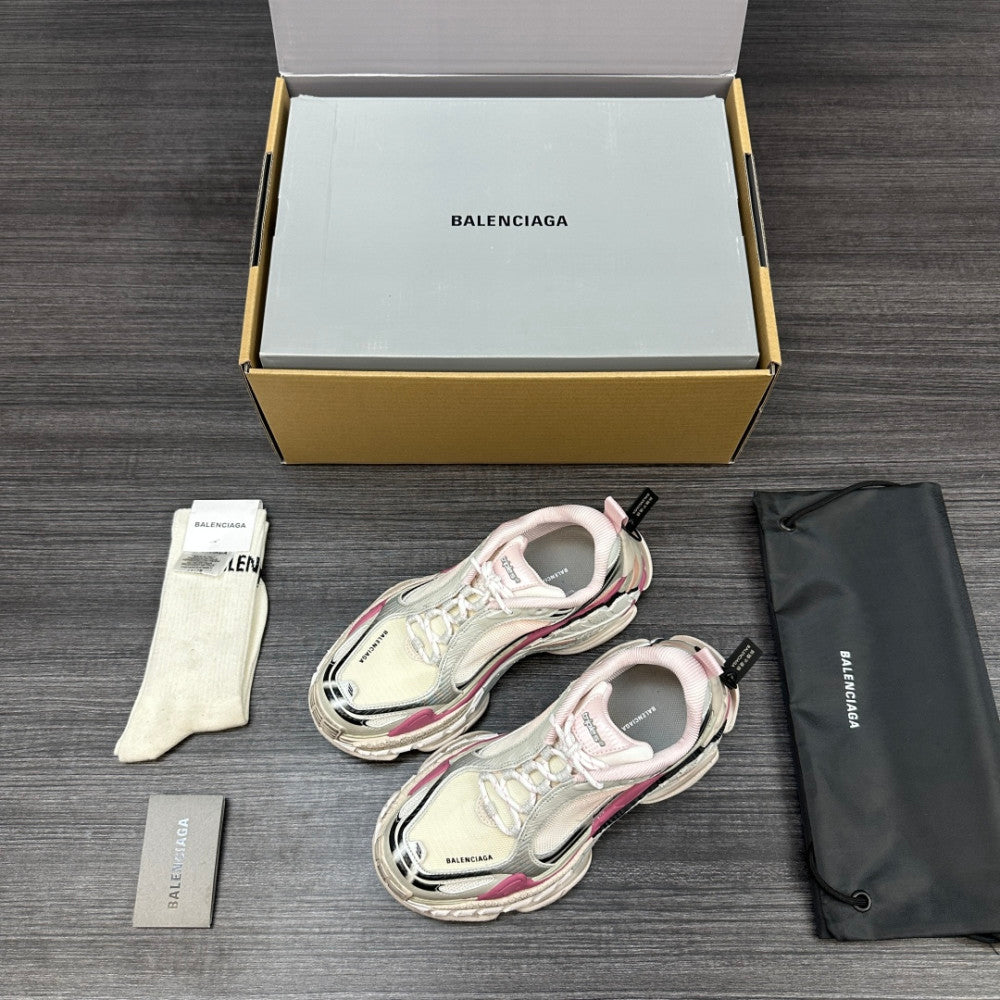 Balenciaga Triple S Sneaker #02 - Color 01 - Image 1