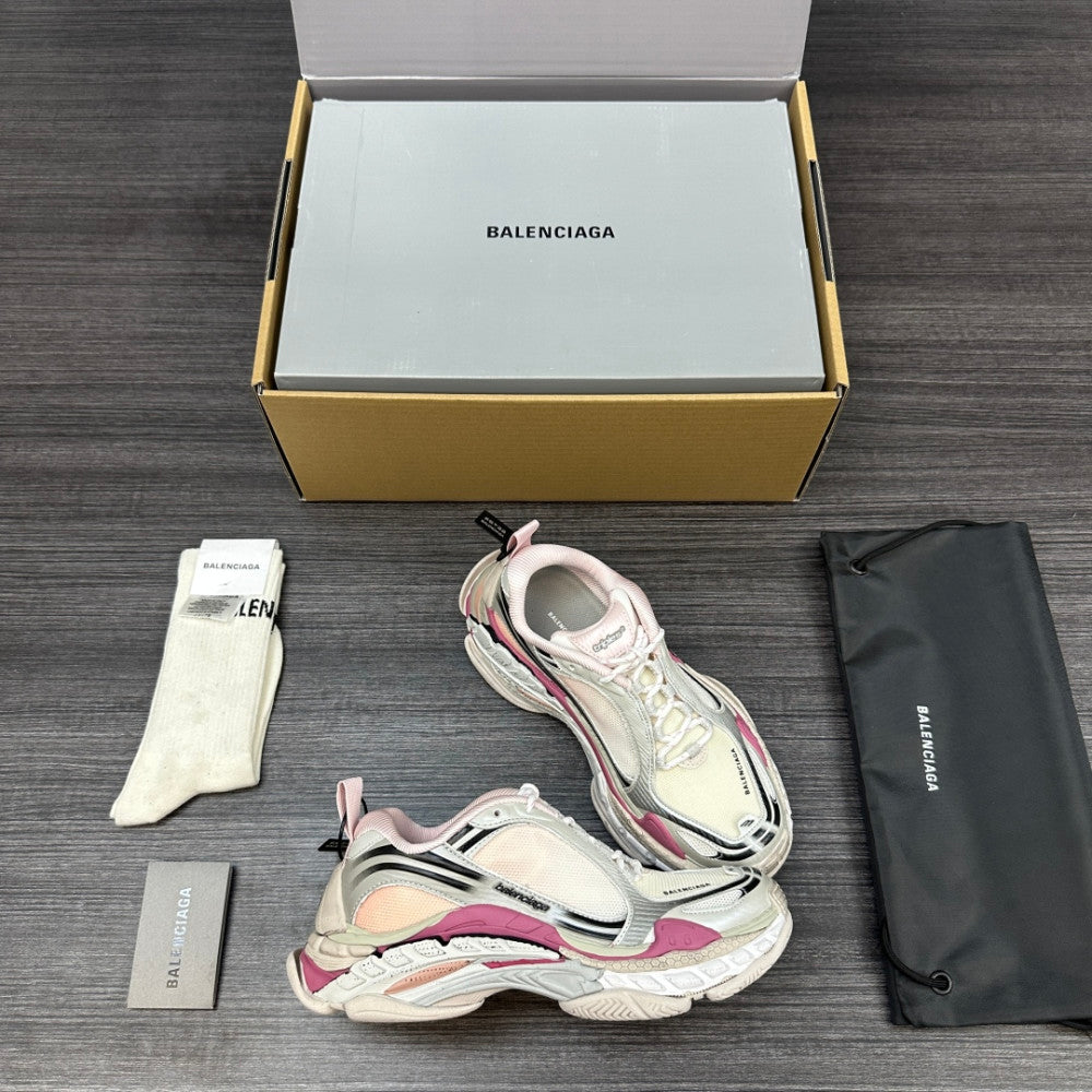 Balenciaga Triple S Sneaker #02 - Color 01 - Image 4