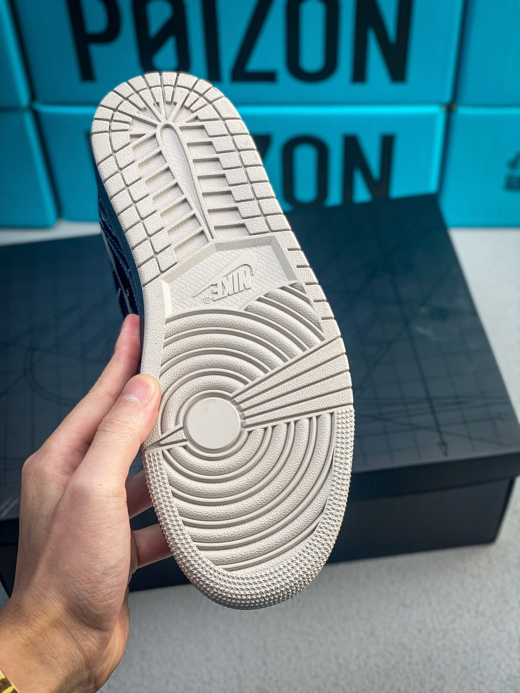 Nike Air Jordan 1 Low - Image 6