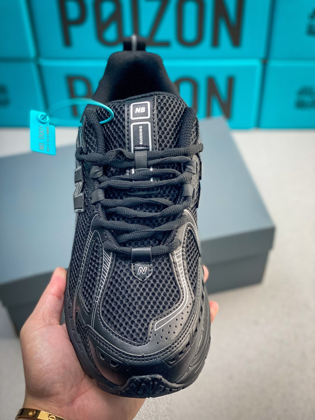 New Balance 220 - Image 3