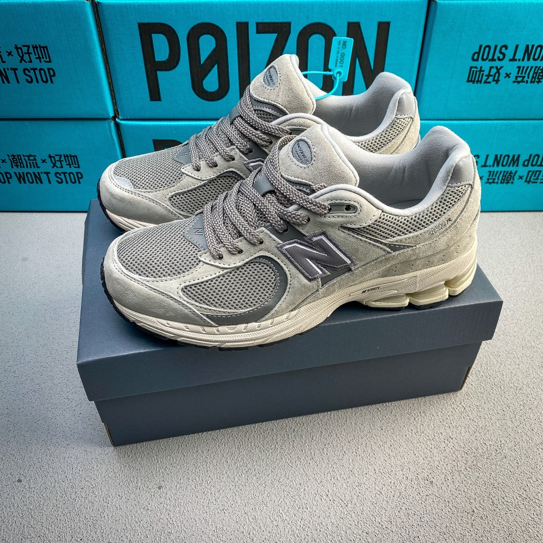 New Balance 220 2002 - Image 1