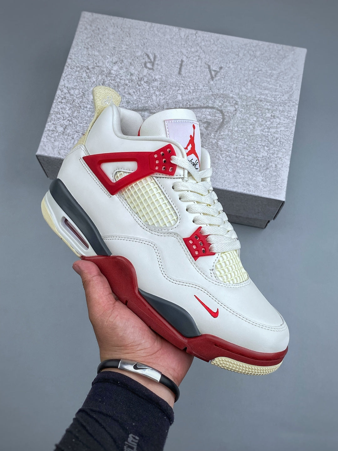 Nike Air Jordan 4 Retro - Image 1