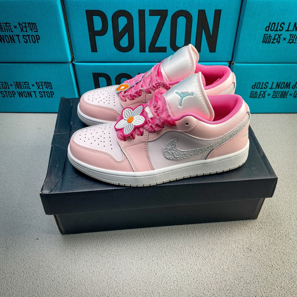 Nike Air Jordan 1 Low - Image 1