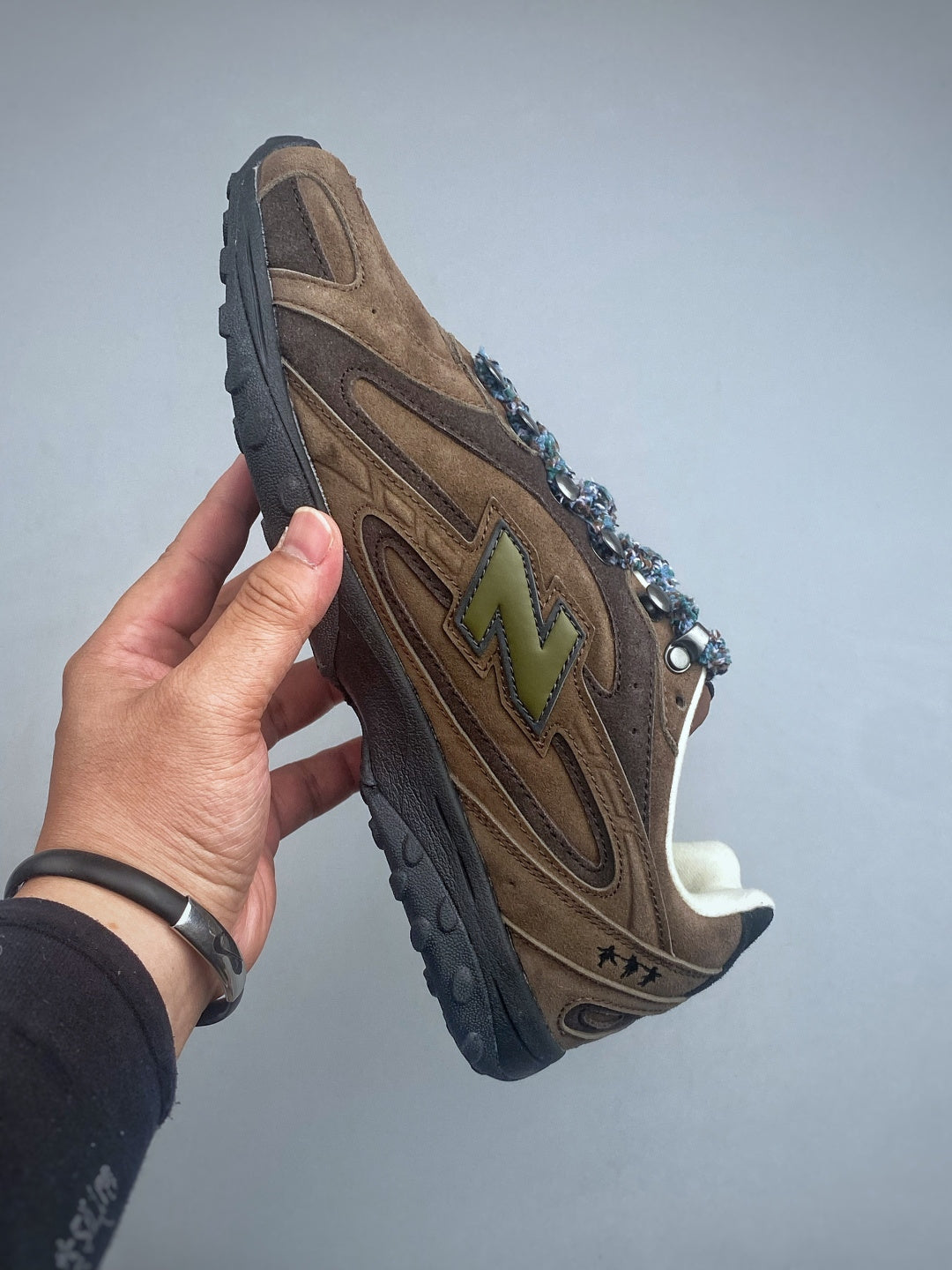 New Balance 240 E - Image 2