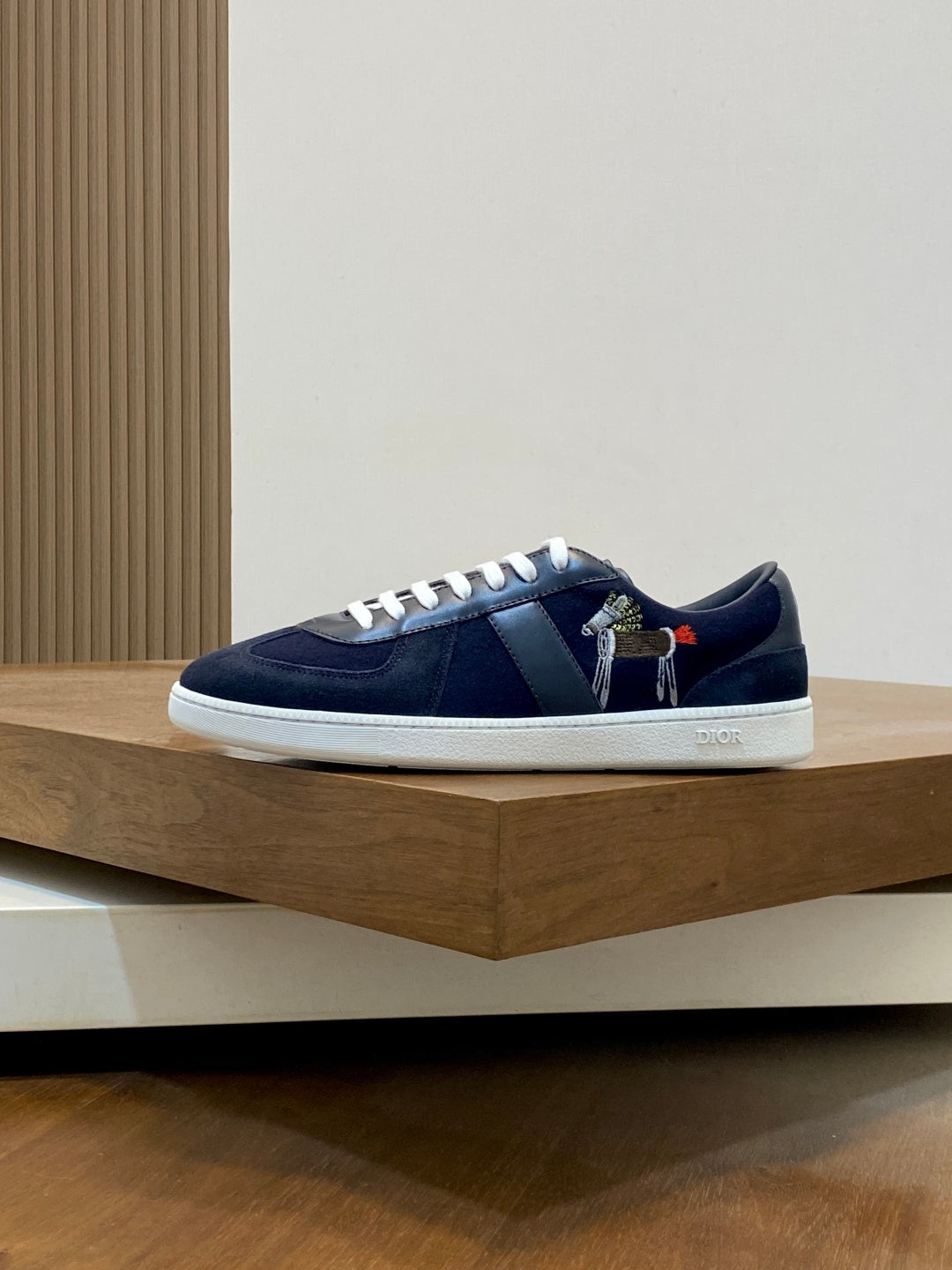 Dior DIOR Sneakers #394