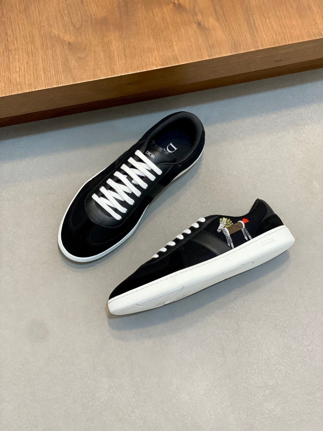 Dior DIOR Sneakers #394